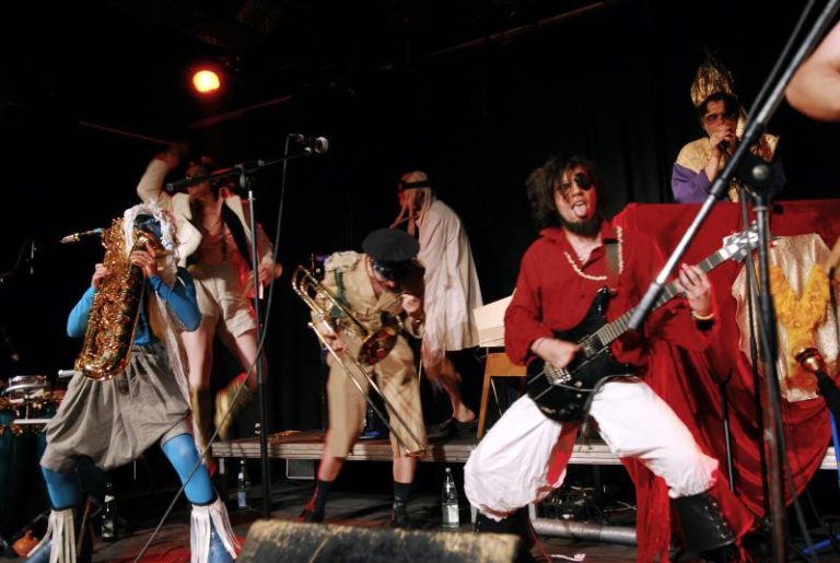 Francuzi też wytapiają metal najwyższej próby.